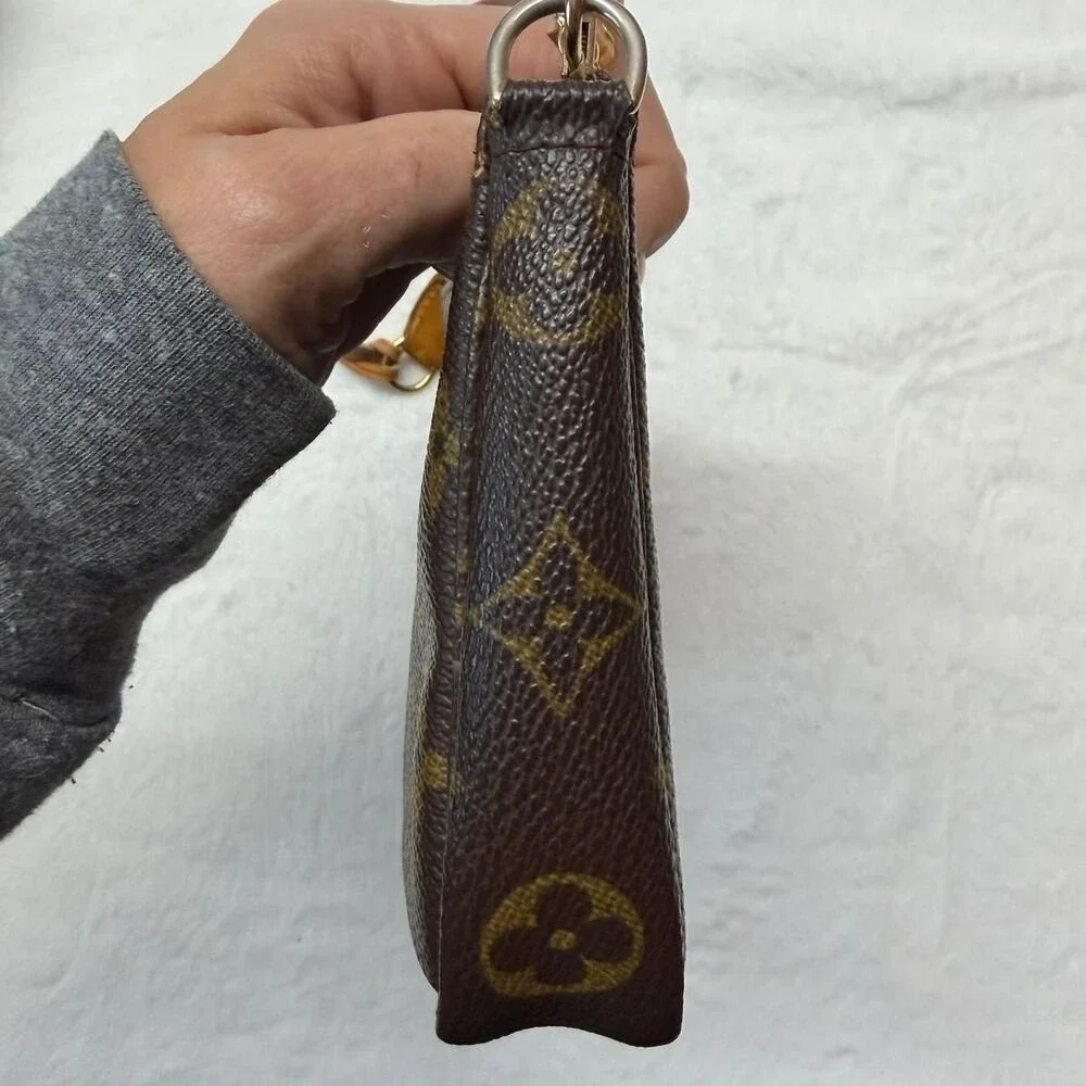Louis Vuitton Monogram Pochette Accessories Brown Vachetta Strap